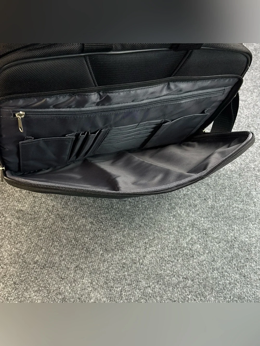 Samsonite Black Laptop Messenger Bag Briefcase Carry on Travel Busines 937795